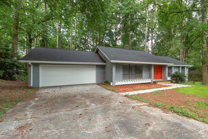 Primary Photo - 2721 Georgian Ct Marietta