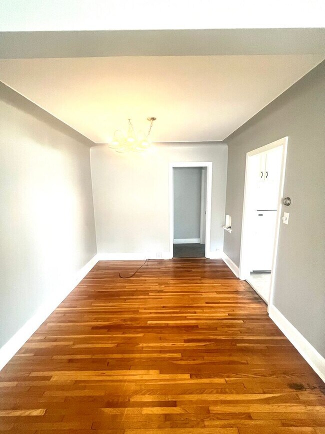 Foto del edificio - 1913-1915 Woodland Ave