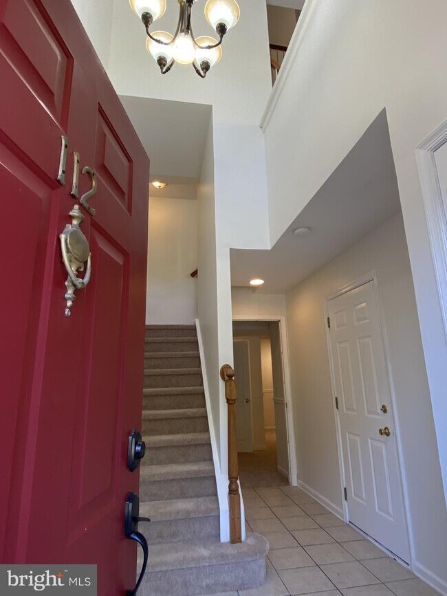 Building Photo - 112 Persimmon Pl