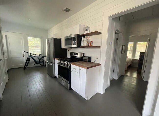 Foto del edificio - 3013 West Ave