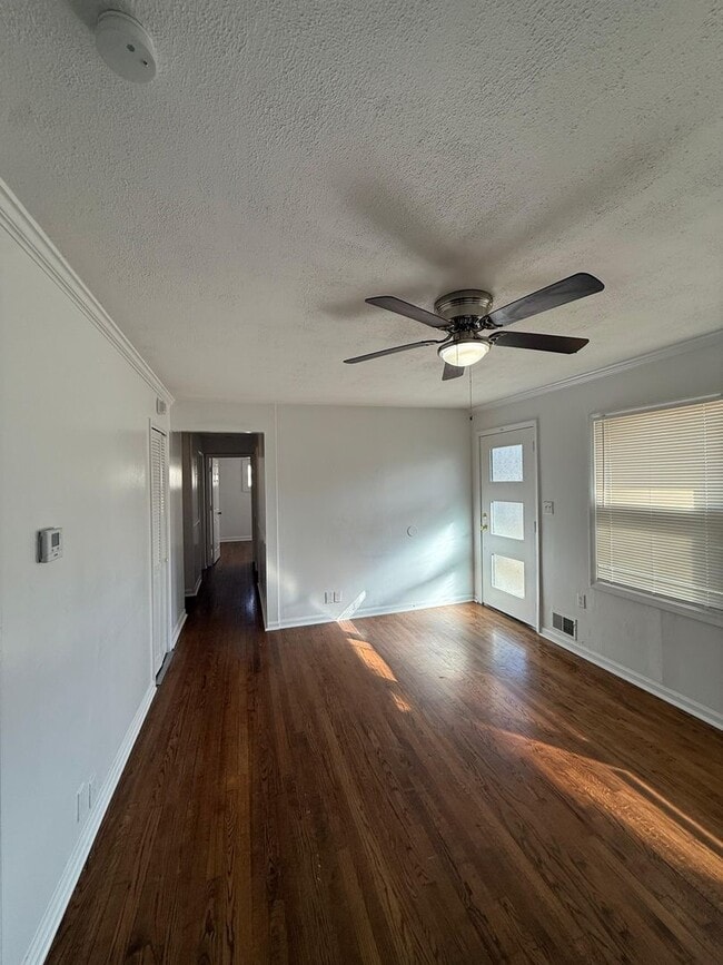 Foto del edificio - 4 bed 1 bath