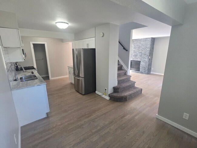 Foto del edificio - 3-bedroom, 2.5 bathroom home across the street from Twin Lakes