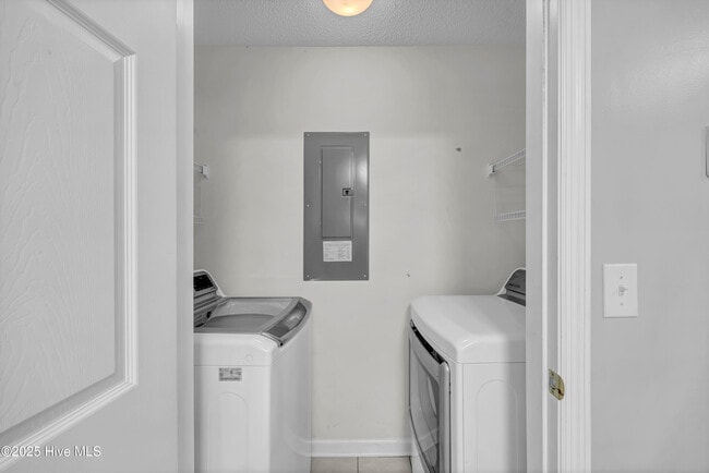 Building Photo - 5012 Hunters Trail