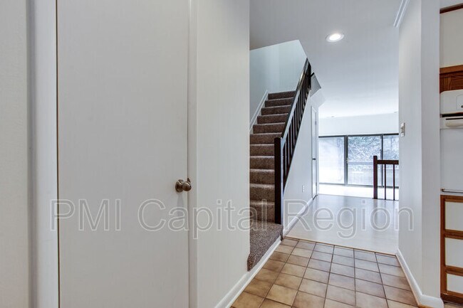 Building Photo - 5213 King Charles Way