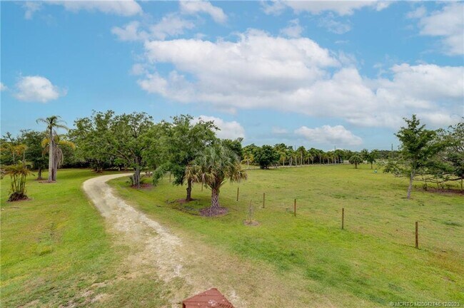Building Photo - 7180 Silver Oak Dr