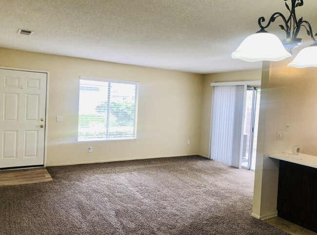 Living Room - 1756 N Cedar Glen Dr