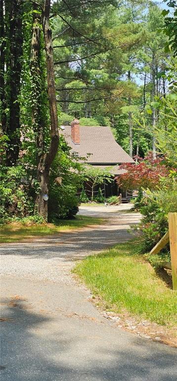 Foto del edificio - 115 Jackson Schoolhouse Rd