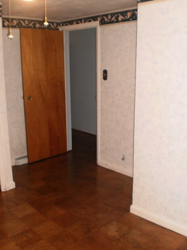 2807 Ewing Ave, Mishawaka, IN 46544 House Rental in Mishawaka, IN