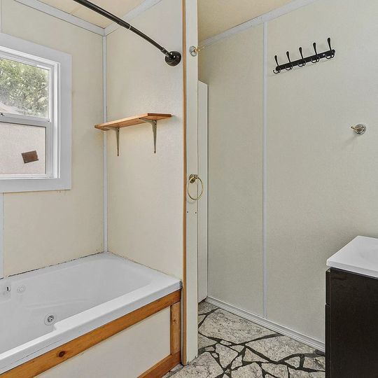 Baño - 1132 SW Rogue River Ave