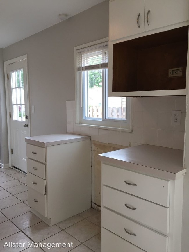 Building Photo - 52 Zeller Ct