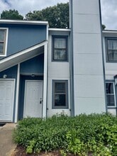 Building Photo - 2132 Point Hollow Ct.