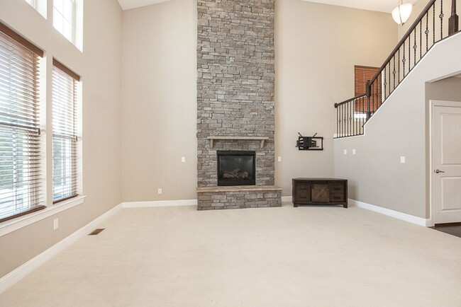 Building Photo - 2457 Woodhawk Ln