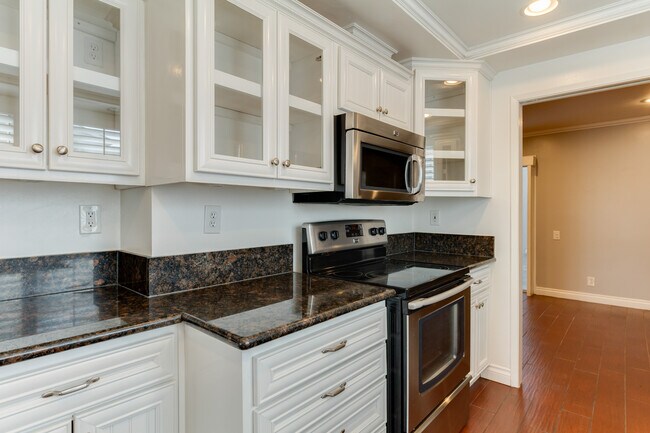 Kitchen (northwest view) - 3500 W Manchester Blvd