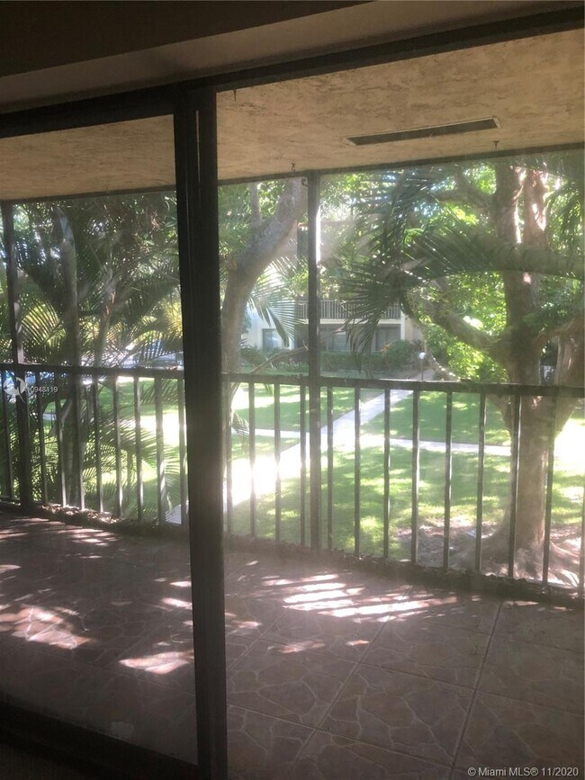 Foto del edificio - 150 Pineview Rd