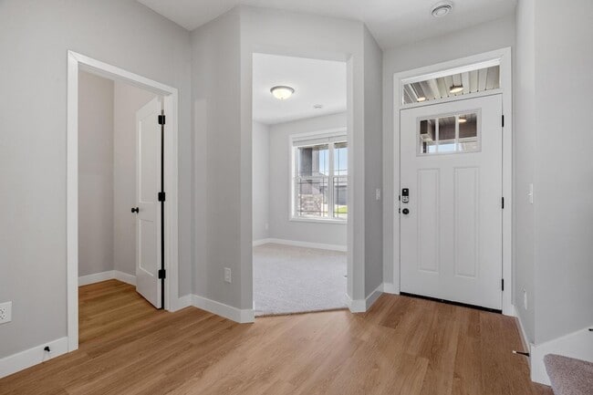 Building Photo - 10410 Robinwood Rd