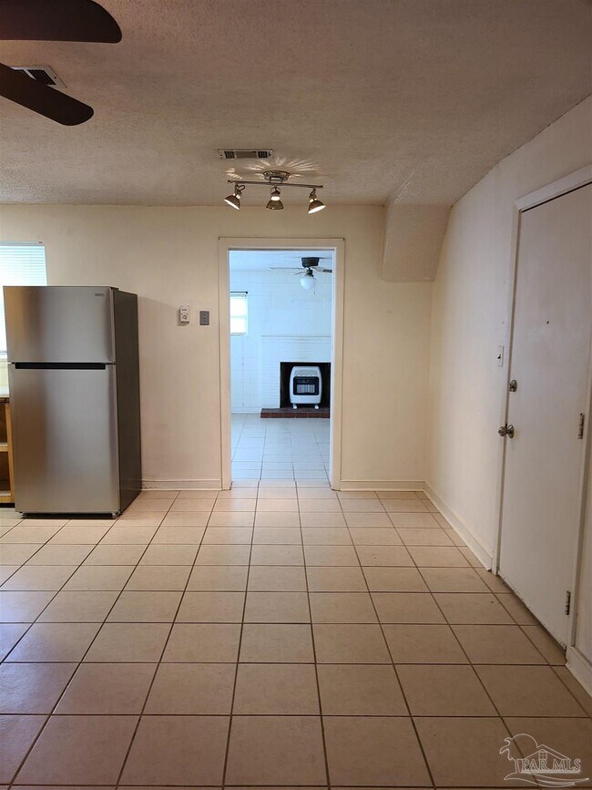Foto del edificio - 815 Woodland Dr