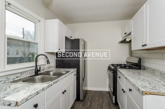 Building Photo - 459 S 41st St