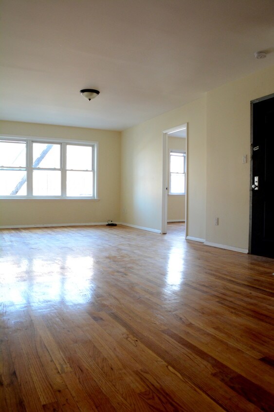 Foto principal - 2336 30th Ave