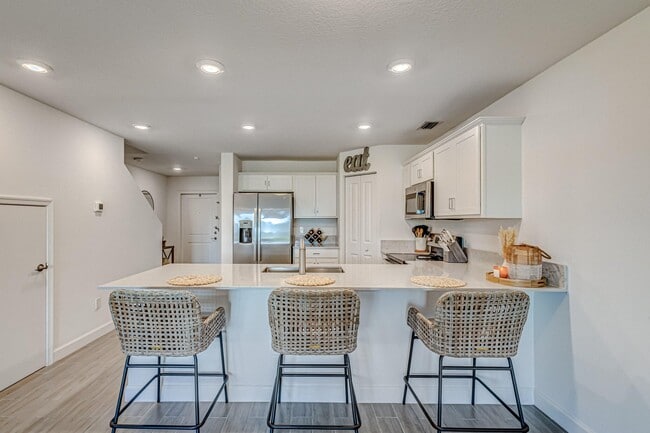 Foto del edificio - 5007 Woods Edge Cir