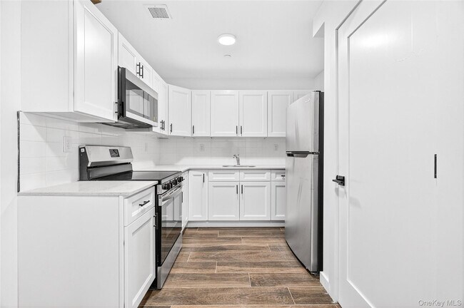 Foto del edificio - 1591 Jesup Ave