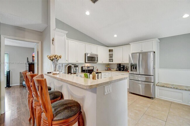 Foto del edificio - 303 E Riverbend Dr