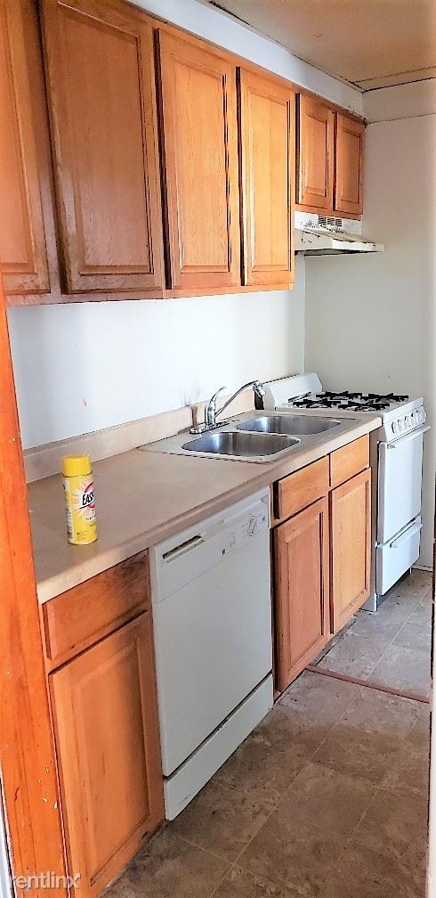 Building Photo - Studio, 1 bath  - 211 N Washington St Apt 23