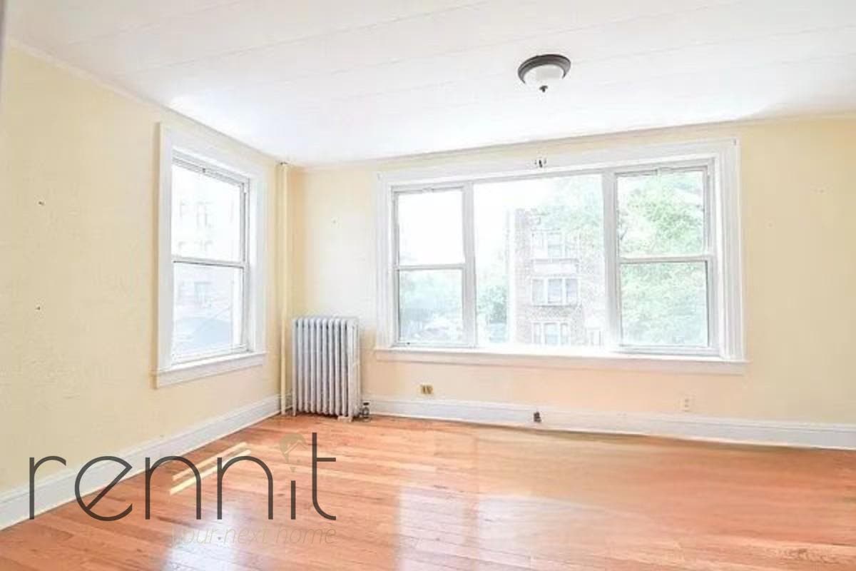 Primary Photo - 425 E 35th St