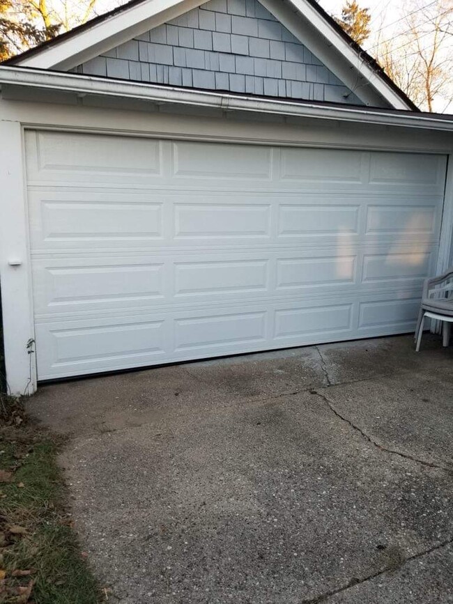 2 car garage - 753 McKinley Ave