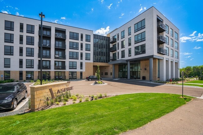 Start living a life less ordinary at Aspire at CityPlace. - Aspire at CityPlace