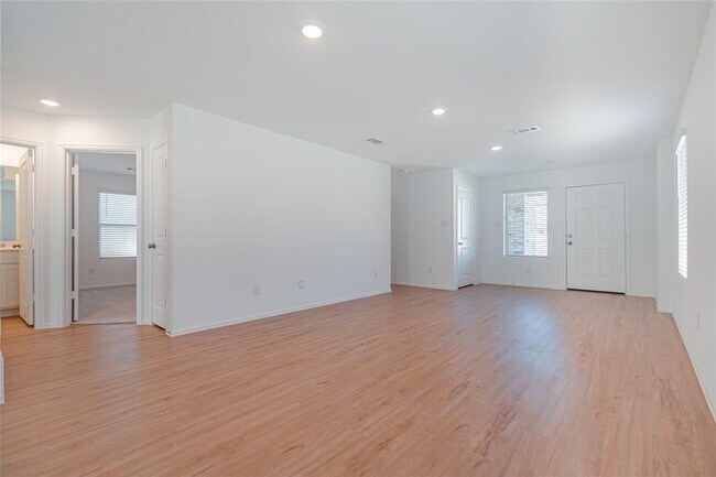 Building Photo - 20918 Zuccala Dr