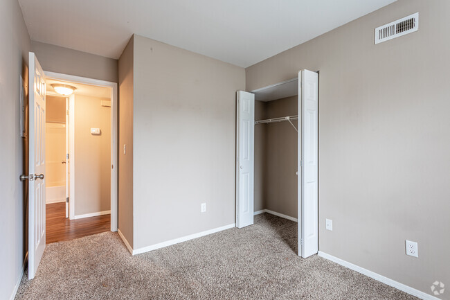 2BR, 1.5BA - 840 SF - Silver Springs Apartments