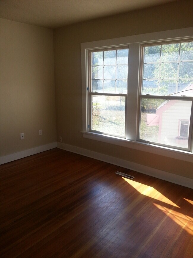 Photo - Charming Copperton 4 bedroom upgraded vintage home.