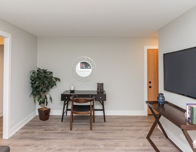 Foto del edificio - 530 W Surf St