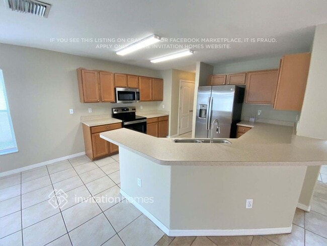 Building Photo - 7530 Maroon Peak Dr