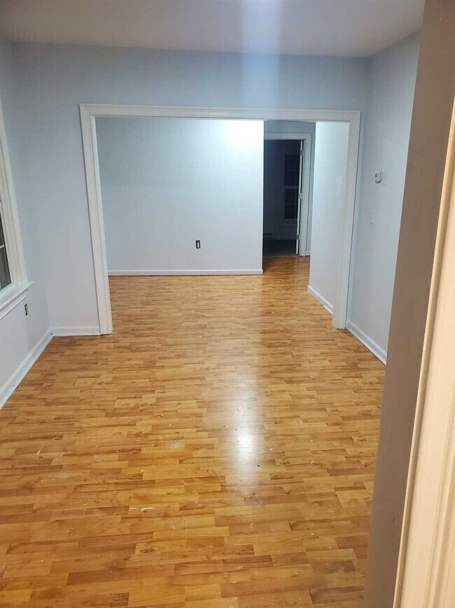 Foto del edificio - 11 Lawrence Rd