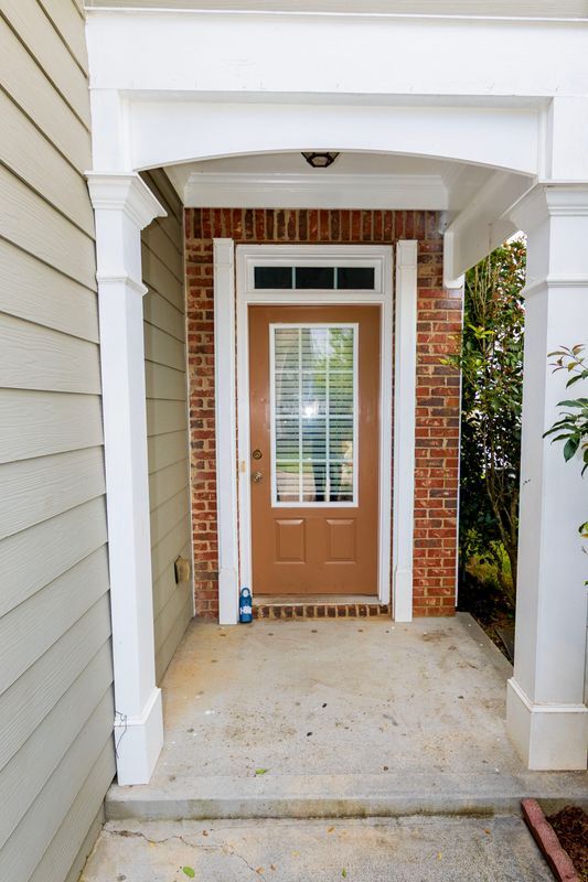 Building Photo - 5815 Weddington Dr