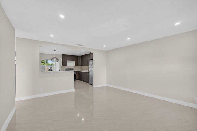 Foto del edificio - 3943 Roan Ct W