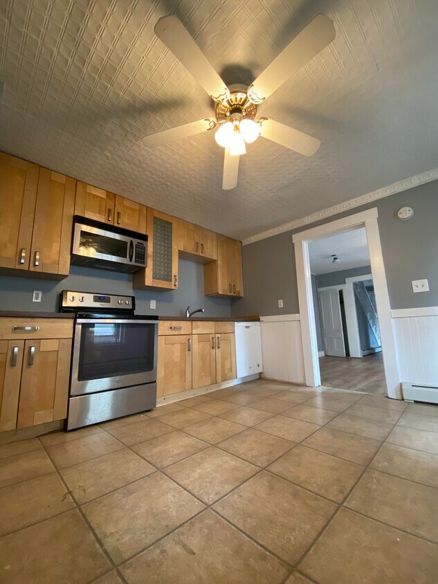 Kitchen - 9 Mount Auburn St