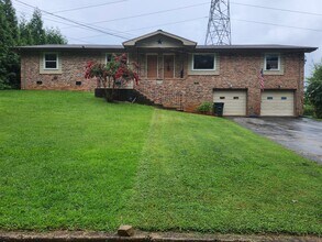 Building Photo - 3903 Kingsbridge Rd