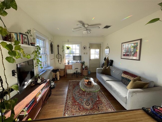 Building Photo - 803 W Gibson St