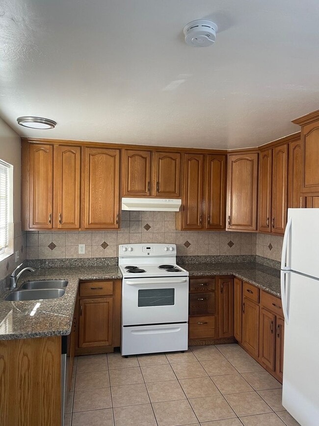 Photo - 2130 Main St Apartment