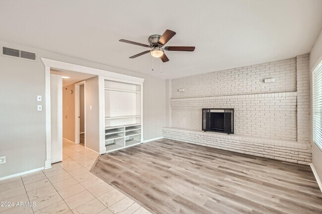 Foto del edificio - 3144 W Betty Elyse Ln