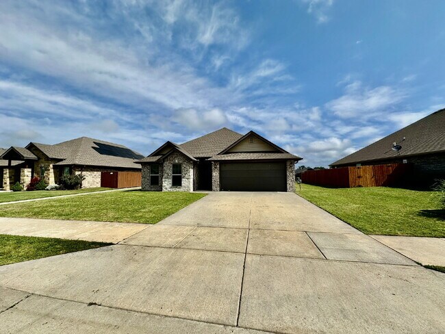 Foto del edificio - 740 Arkansas Black