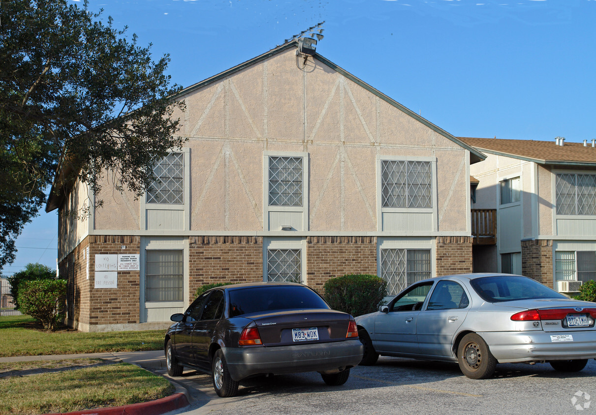 Building Photo - Gulfway Manor