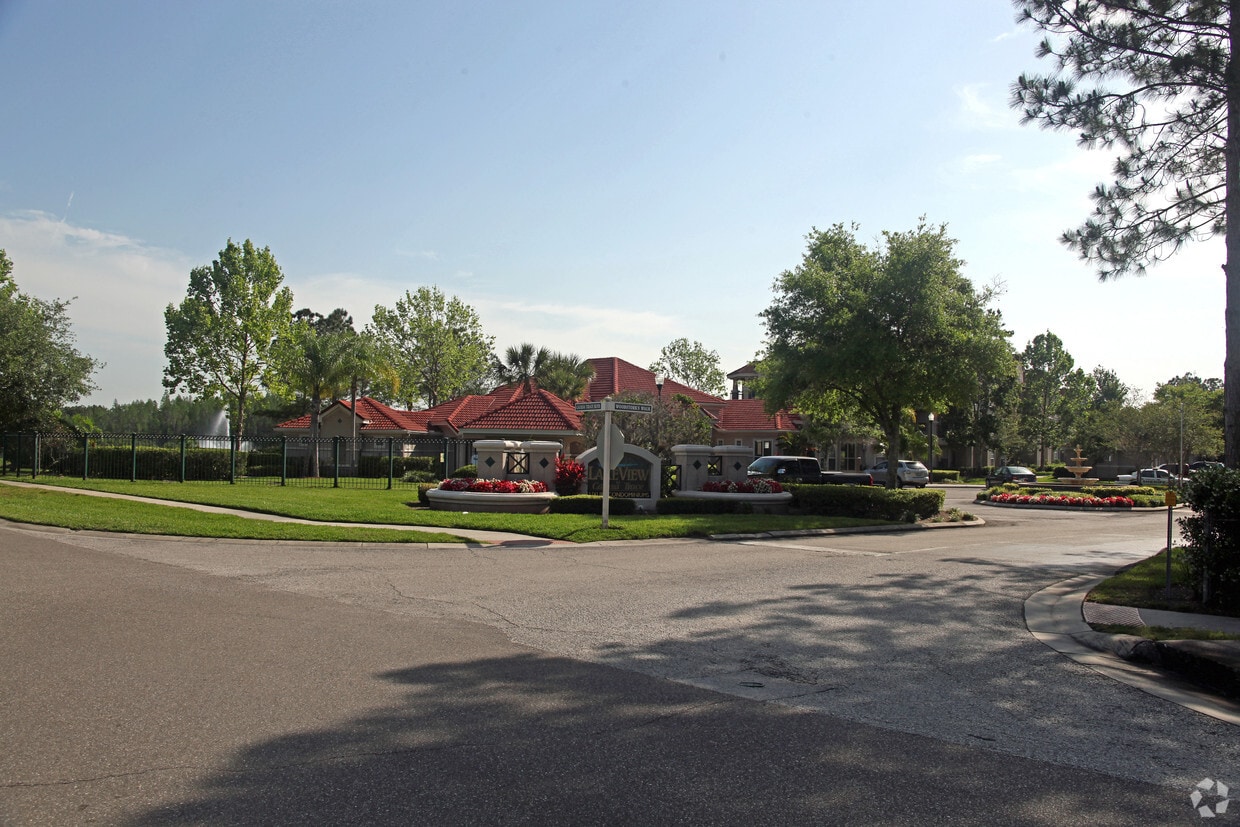 Lakeview at Calusa Trace Apartments Lutz, FL