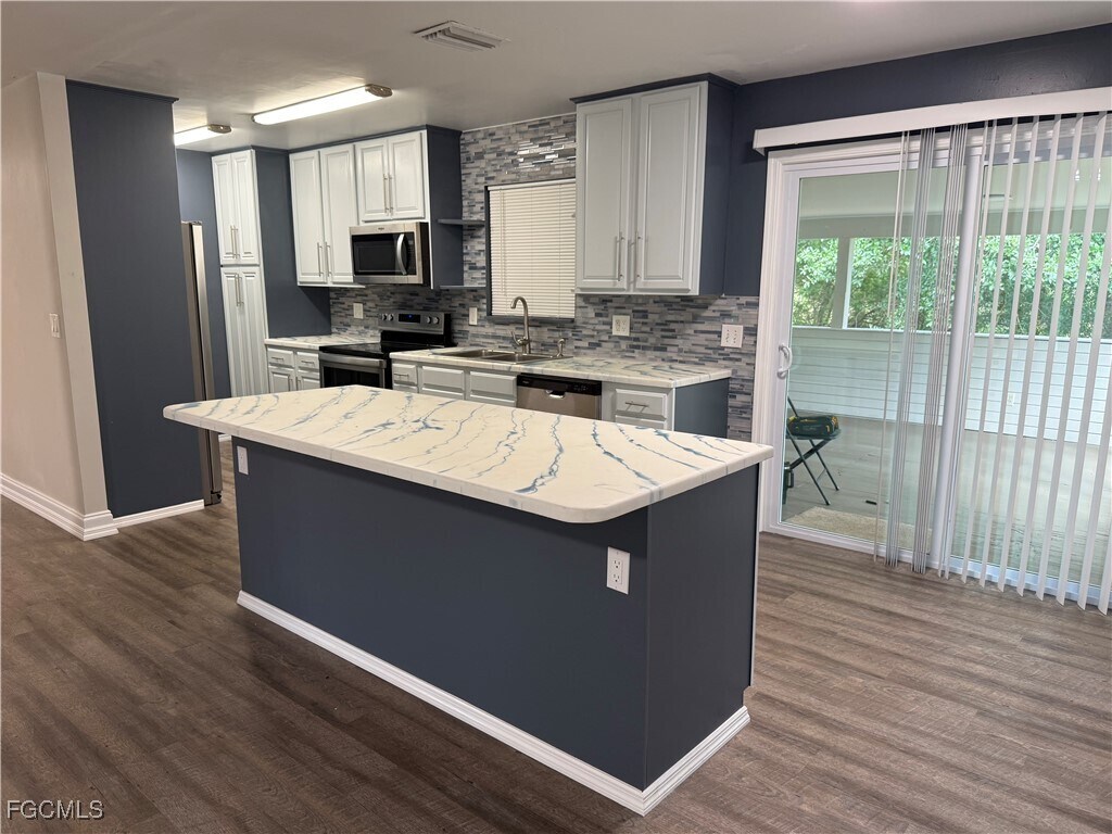 Foto principal - 9949 Councilor Ln