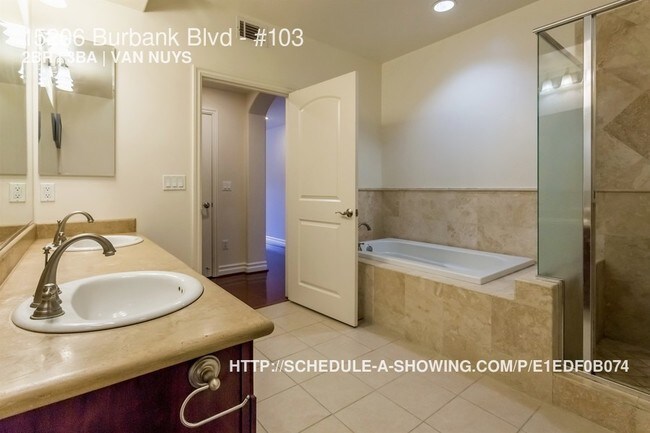 Building Photo - 15206 Burbank Blvd