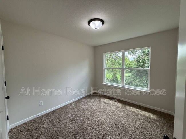 Building Photo - 2759 S Meadowlark Ave