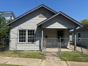 Building Photo - 3231 Holman St