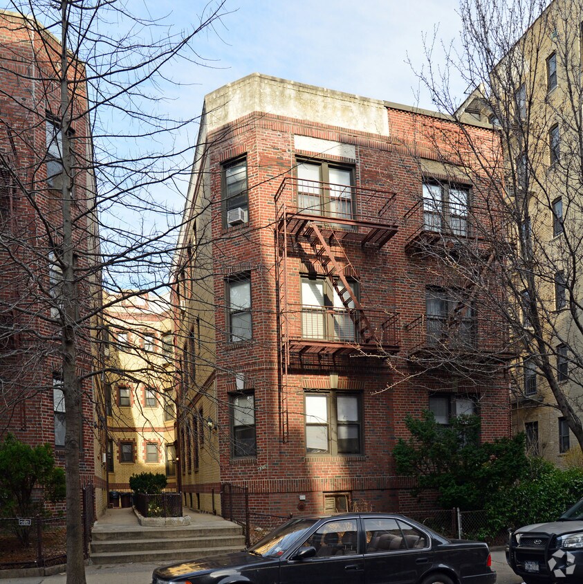 4314 42nd St, Sunnyside, NY 11104 Apartments in Sunnyside, NY